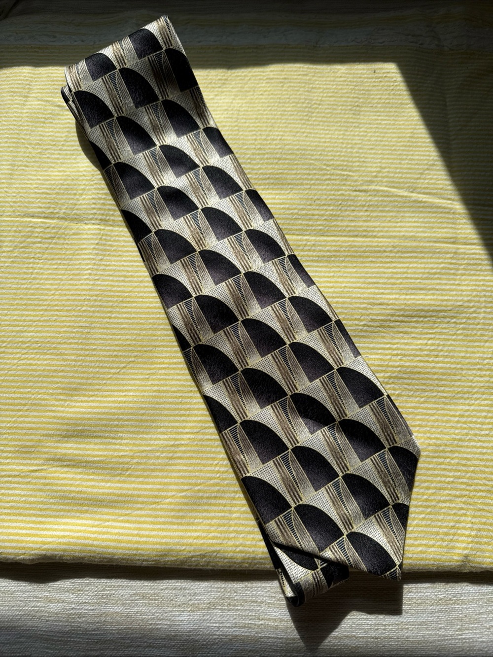 Men's Pierre Cardin 100% silk Black Gold Geometric Tie vintage
